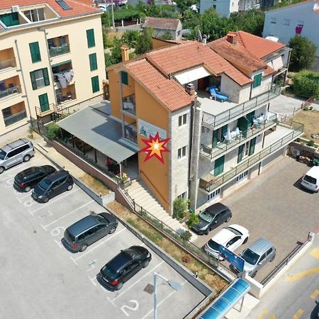 Nina Apartments Подстрана Екстериор снимка