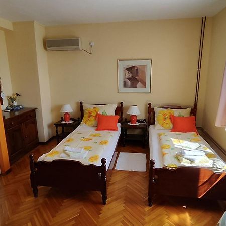 Nina Apartments Подстрана Екстериор снимка