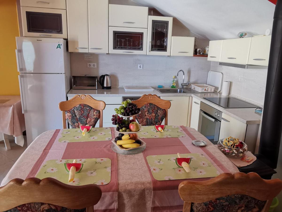 Nina Apartments Подстрана Екстериор снимка