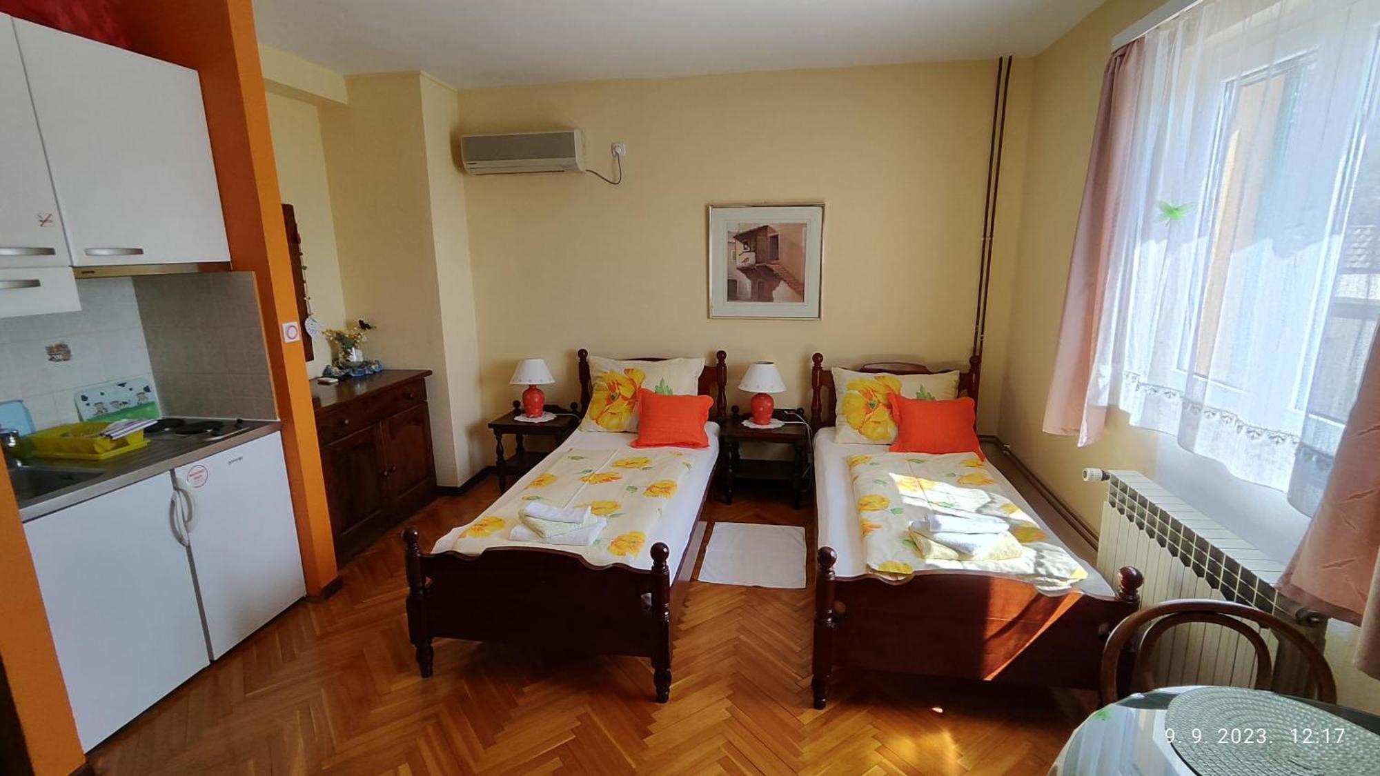 Nina Apartments Подстрана Екстериор снимка